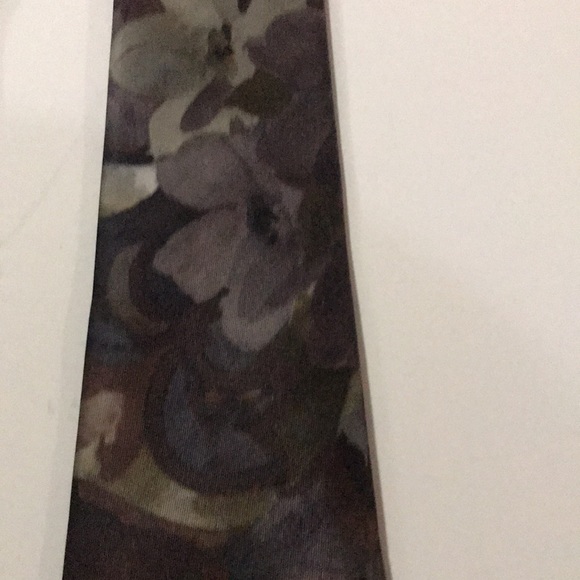 Purple Floral Tie - Picture 9 of 10